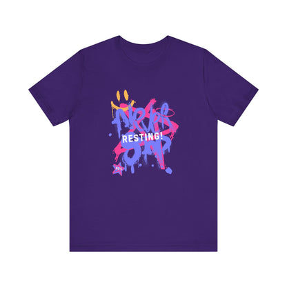 "NEVER RESTING!" Graffiti-Inspired T-Shirt – A Statement of Resilience